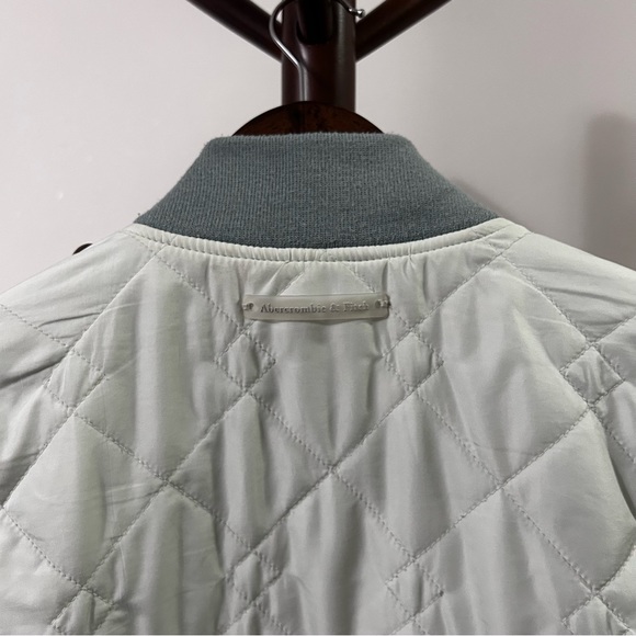 ABERCROMBIE & FITCH QUILTED JACKET - Picture 4 of 11